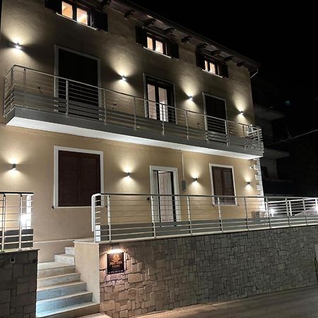 מרינה די קמרוטה Poseidonrooms מראה חיצוני תמונה