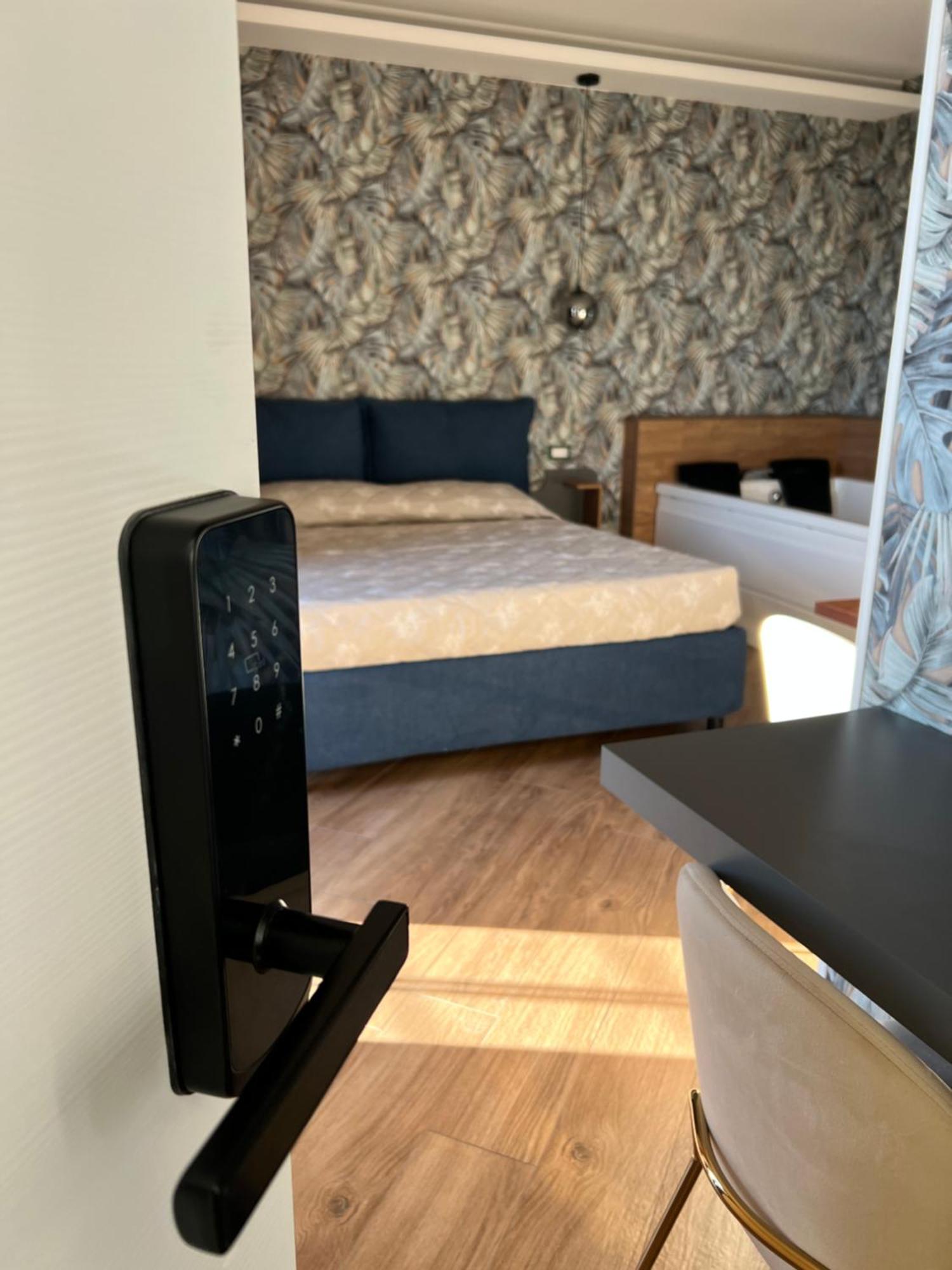 מרינה די קמרוטה Poseidonrooms מראה חיצוני תמונה