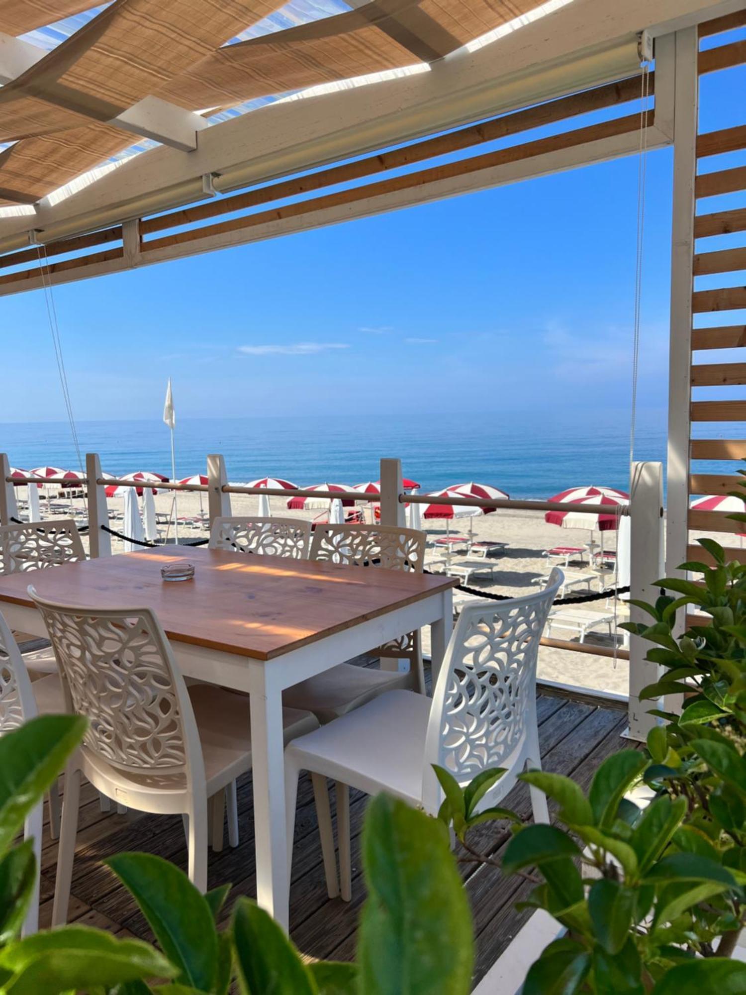 מרינה די קמרוטה Poseidonrooms מראה חיצוני תמונה