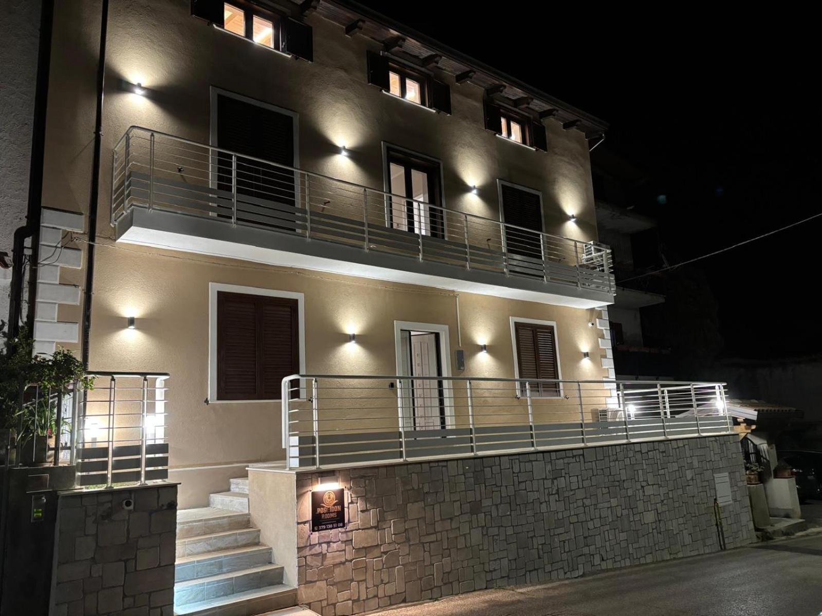 מרינה די קמרוטה Poseidonrooms מראה חיצוני תמונה